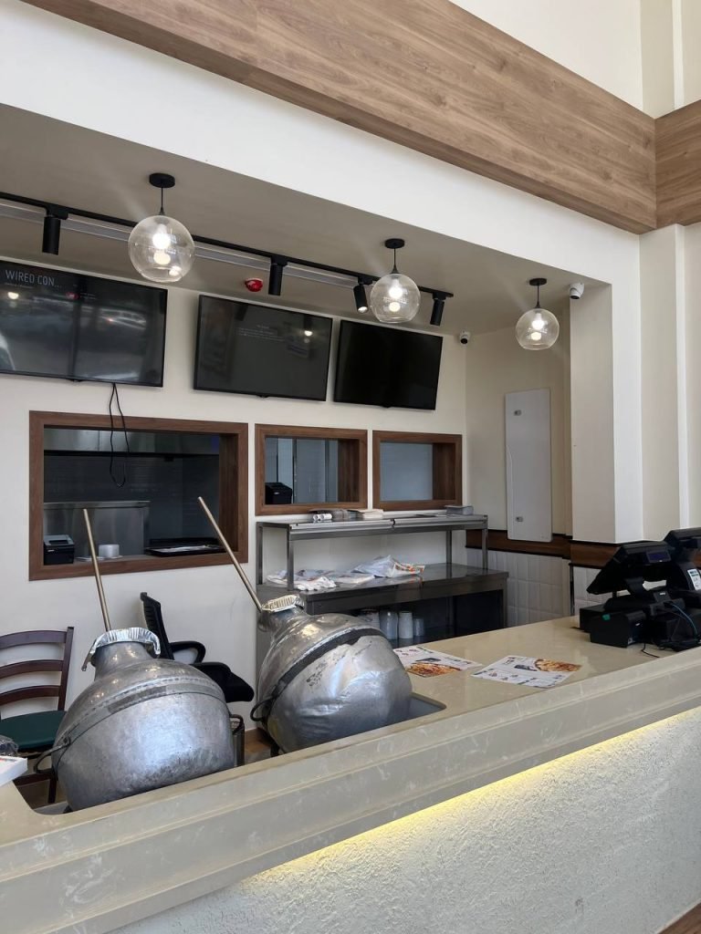 5989885760825837556_121