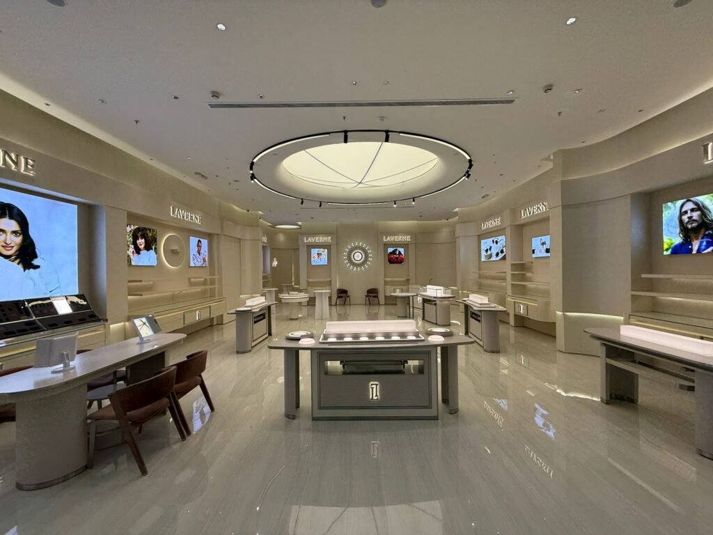 تنفيذ المحلات التجارية